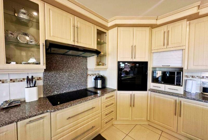4 Bedroom Property for Sale in Monte Christo Western Cape